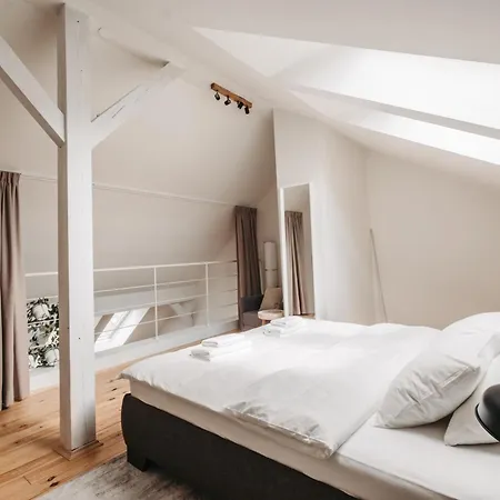 Appartement Modern Sunlit Loft With A/c In Prime Location