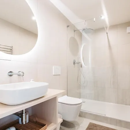 Modern Sunlit Loft With A/c In Prime Location * Praag