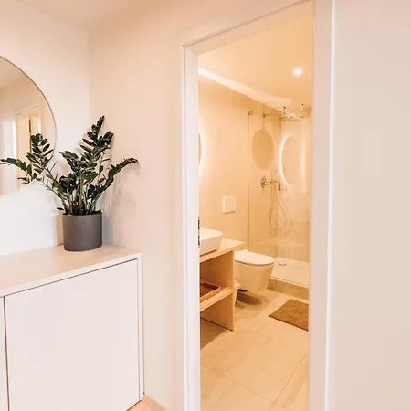 Modern Sunlit Loft With A/c In Prime Location 아파트 프라하