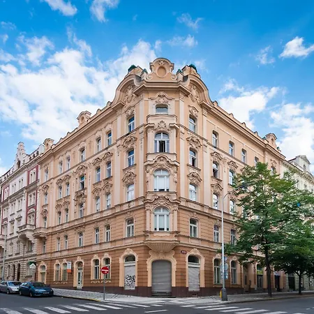 Apartament Modern Sunlit Loft With A/c In Prime Location